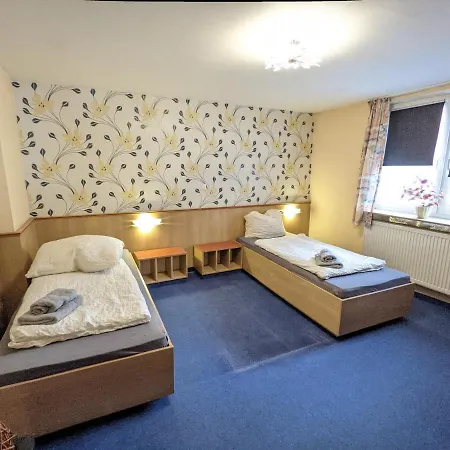Апартаменты Monteurunterkunft Weiden By Hausgruenerbaum *