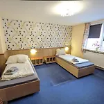 Apartment Monteurunterkunft Weiden By Hausgruenerbaum *