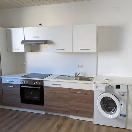 Apartment Monteurunterkunft Weiden By Hausgruenerbaum *
